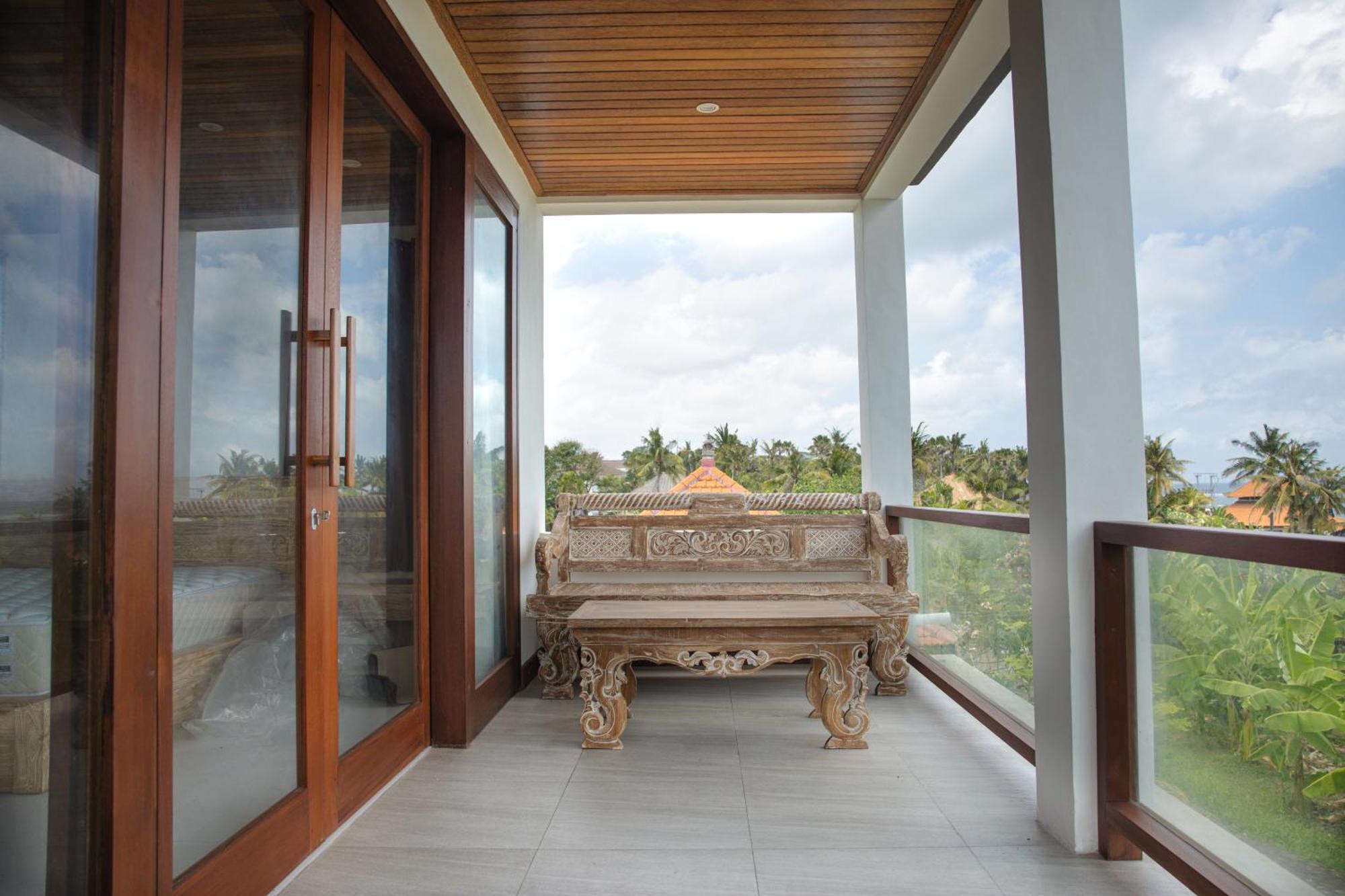 Bali Natha Front 4* Canggu (Bali)